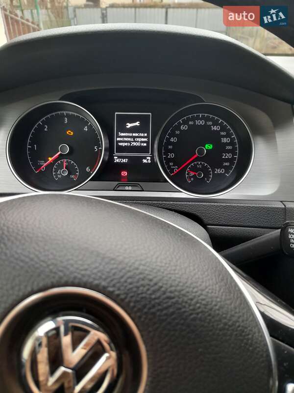 Универсал Volkswagen Golf 2015 в Ужгороде