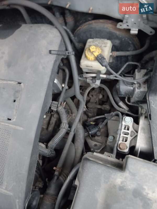 Універсал Volkswagen Golf 2003 в Києві