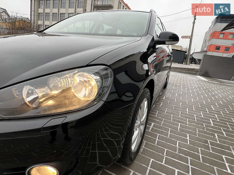 Універсал Volkswagen Golf 2010 в Тернополі