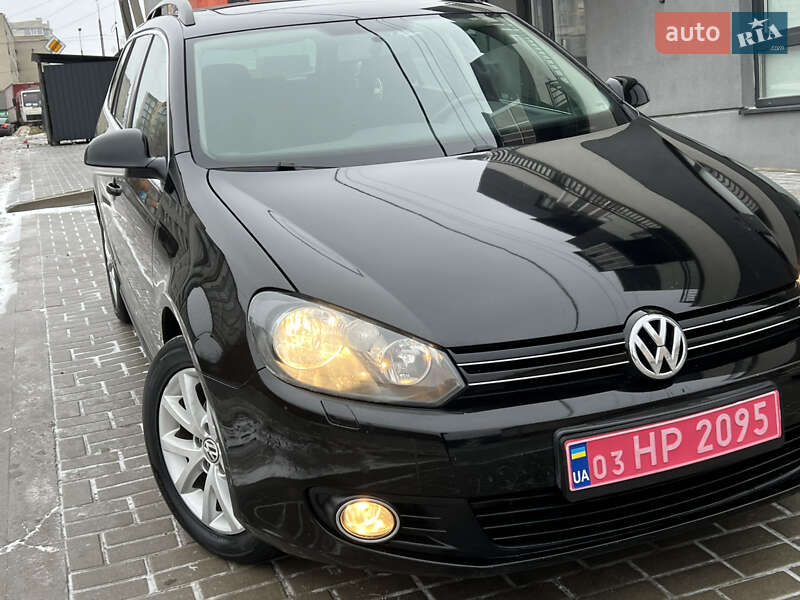 Універсал Volkswagen Golf 2010 в Тернополі