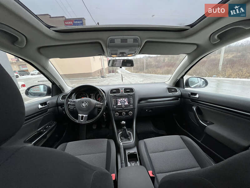 Універсал Volkswagen Golf 2010 в Тернополі