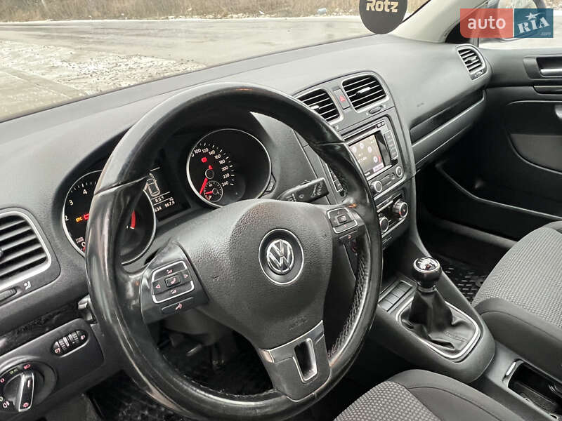 Універсал Volkswagen Golf 2010 в Тернополі