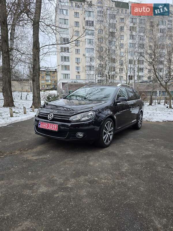 Універсал Volkswagen Golf 2010 в Києві