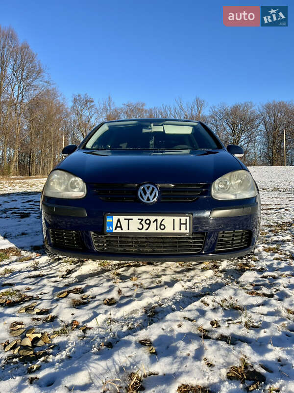 Хетчбек Volkswagen Golf 2003 в Долині