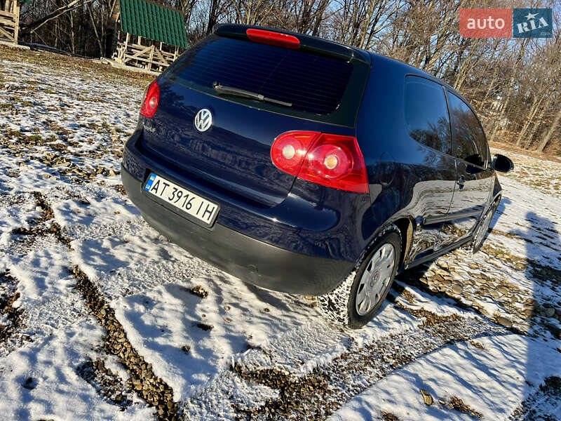 Хетчбек Volkswagen Golf 2003 в Долині