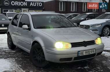 Хэтчбек Volkswagen Golf 2000 в Днепре