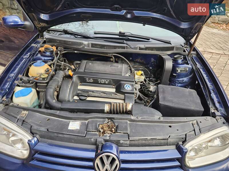 Хэтчбек Volkswagen Golf 2000 в Славском