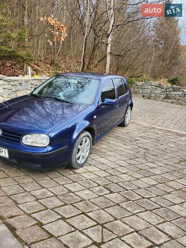 Хэтчбек Volkswagen Golf 2000 в Славском