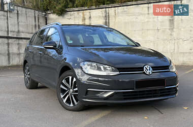 Универсал Volkswagen Golf 2019 в Ровно