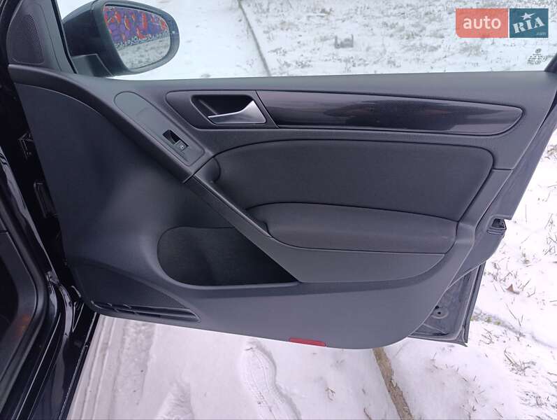 Хетчбек Volkswagen Golf 2011 в Києві