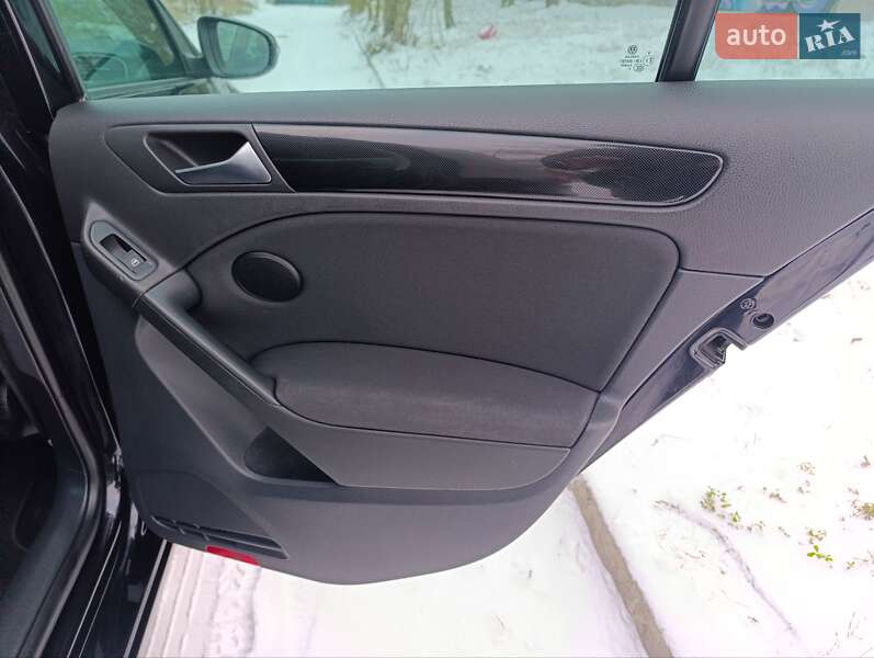 Хетчбек Volkswagen Golf 2011 в Києві