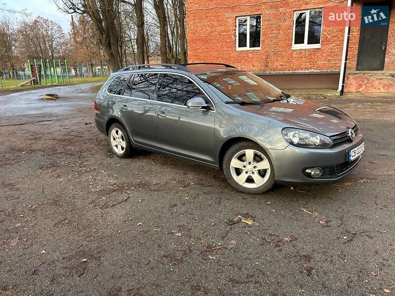 Універсал Volkswagen Golf 2011 в Чернігові