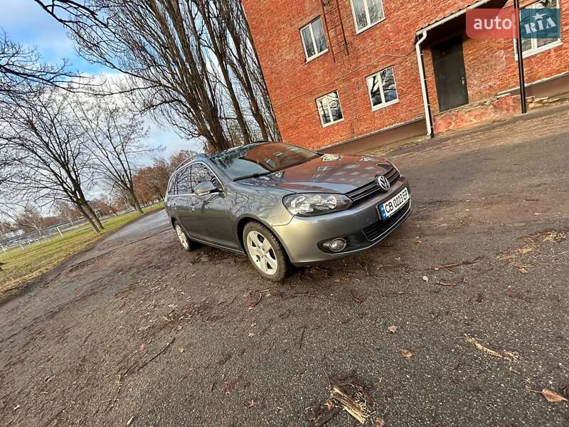 Універсал Volkswagen Golf 2011 в Чернігові