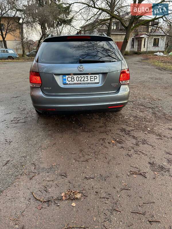 Універсал Volkswagen Golf 2011 в Чернігові