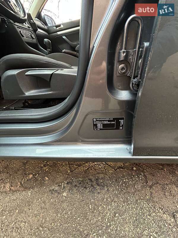 Універсал Volkswagen Golf 2011 в Чернігові