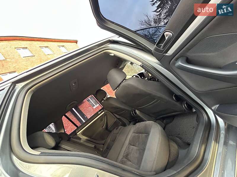 Універсал Volkswagen Golf 2011 в Чернігові