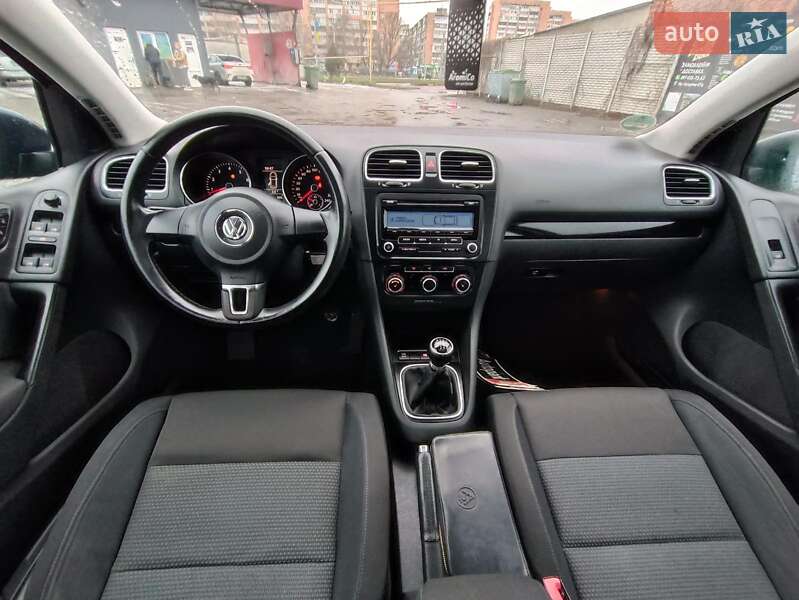 Хетчбек Volkswagen Golf 2010 в Харкові