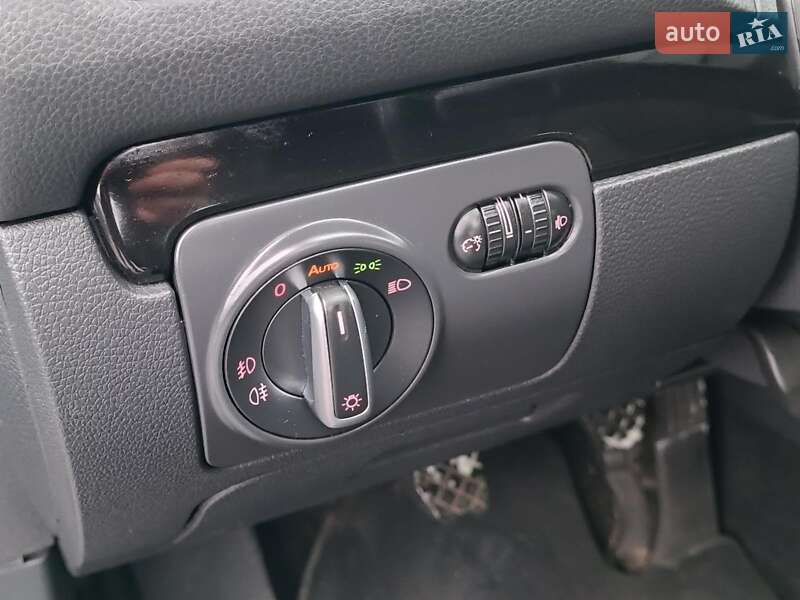 Хетчбек Volkswagen Golf 2010 в Харкові