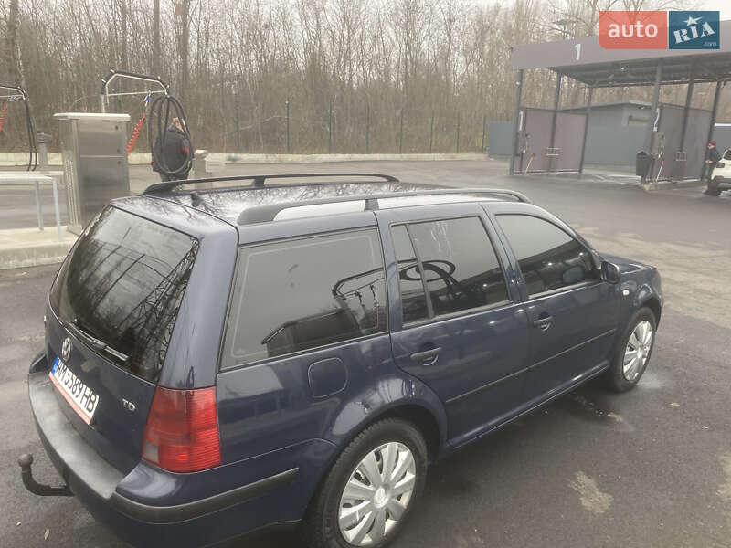 Універсал Volkswagen Golf 2000 в Києві