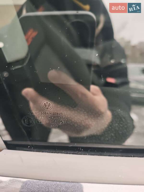 Хетчбек Volkswagen Golf 2006 в Києві
