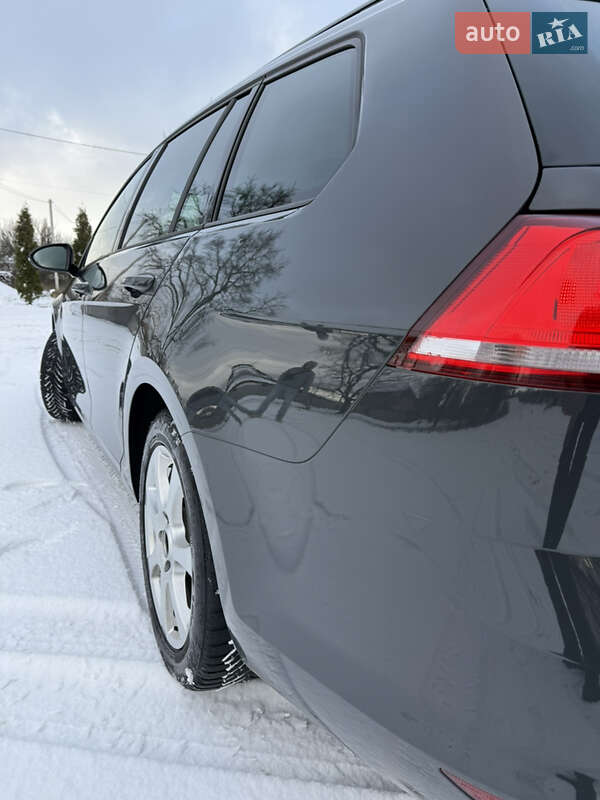 Універсал Volkswagen Golf 2013 в Гребінках