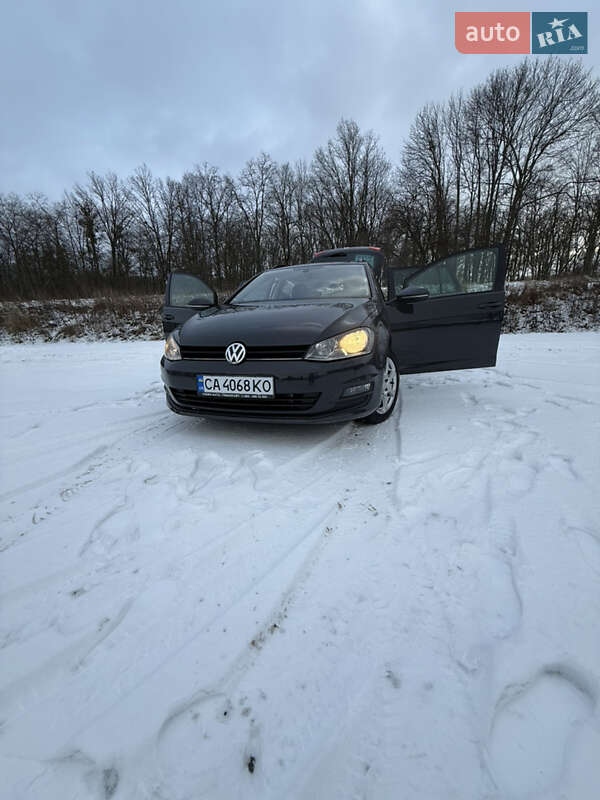 Універсал Volkswagen Golf 2013 в Гребінках