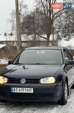 Хэтчбек Volkswagen Golf 2001 в Косове