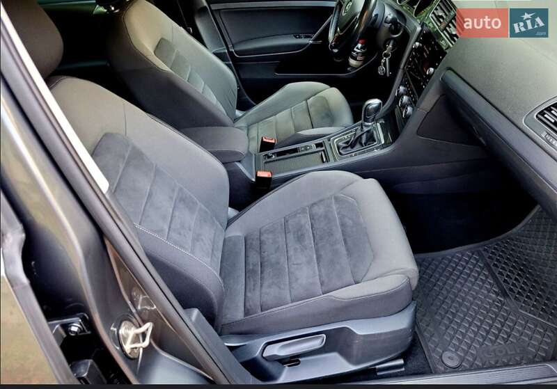 Универсал Volkswagen Golf 2017 в Мурованых Куриловцах