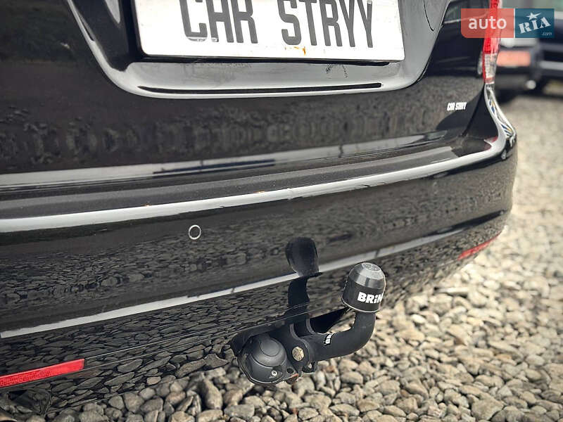 Універсал Volkswagen Golf 2012 в Стрию