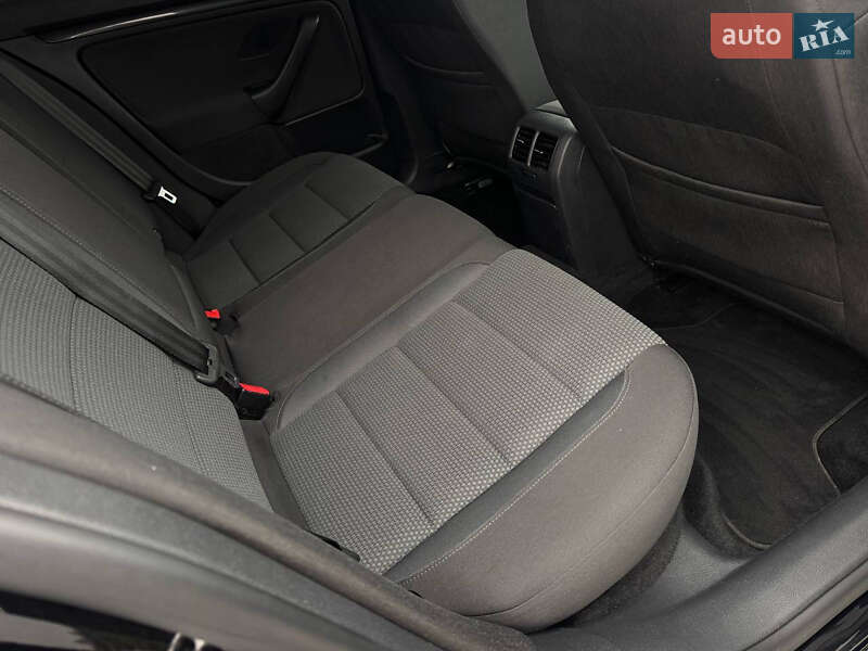 Універсал Volkswagen Golf 2012 в Стрию