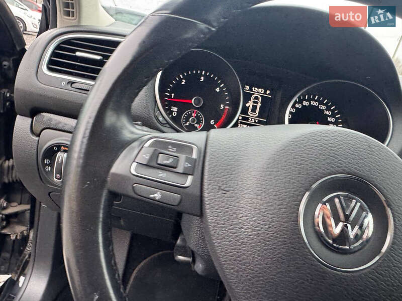 Універсал Volkswagen Golf 2012 в Стрию