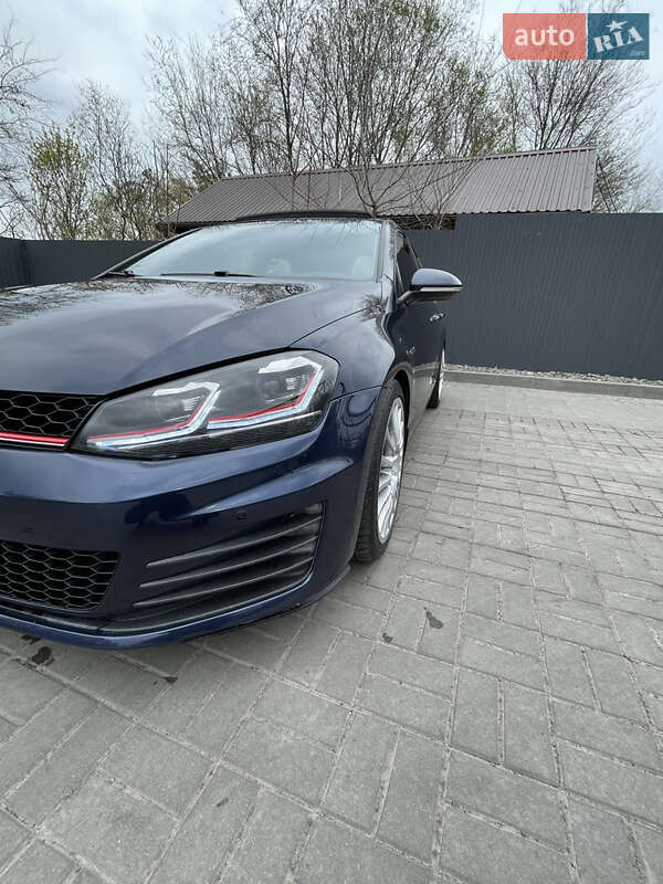 Хетчбек Volkswagen Golf 2015 в Дніпрі