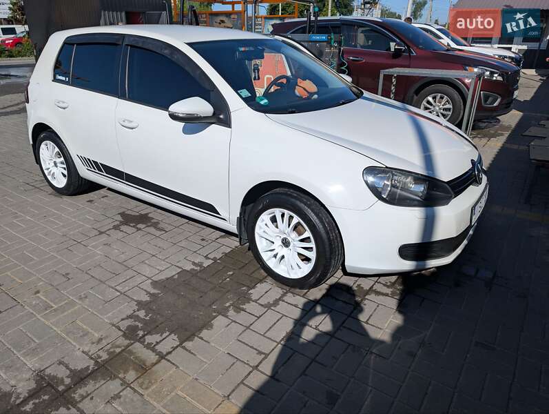 Хетчбек Volkswagen Golf 2010 в Бучі