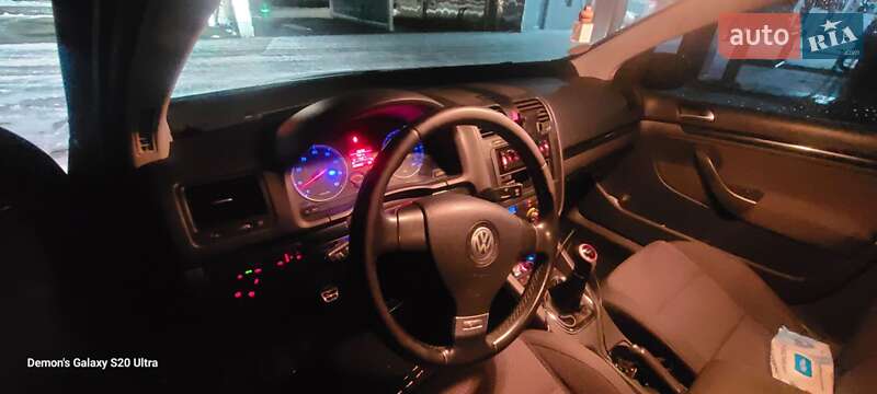 Хэтчбек Volkswagen Golf 2006 в Хмельницком