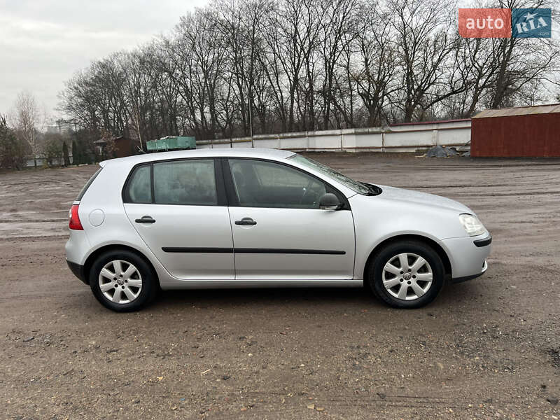 Хетчбек Volkswagen Golf 2007 в Нововолинську