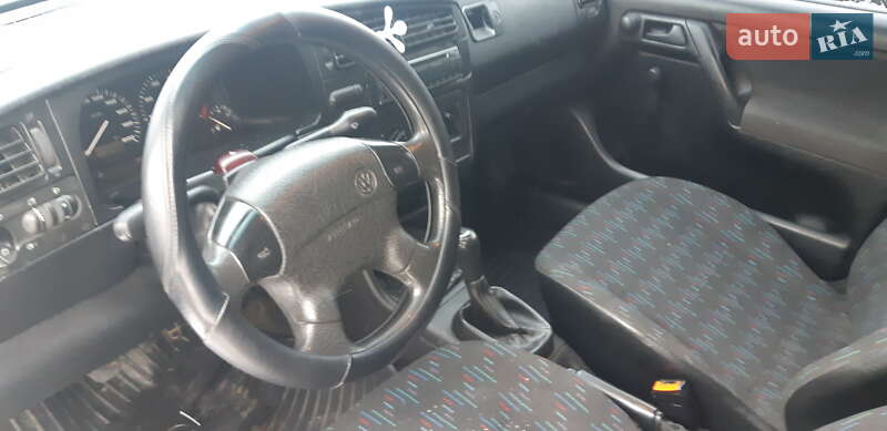 Хэтчбек Volkswagen Golf 1995 в Калиновке