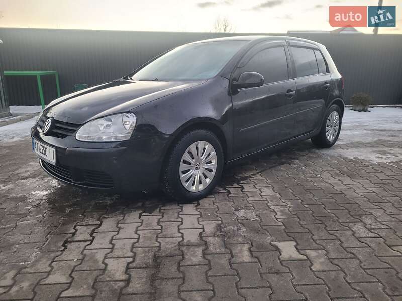 Хетчбек Volkswagen Golf 2005 в Коломиї