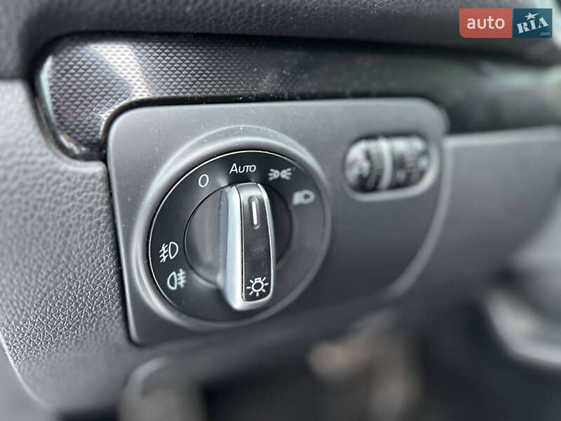 Хетчбек Volkswagen Golf 2012 в Козелеці