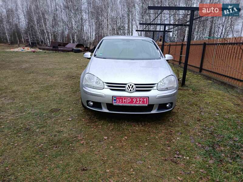 Хетчбек Volkswagen Golf 2008 в Луцьку