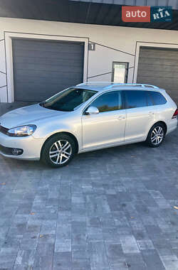 Универсал Volkswagen Golf 2010 в Ровно