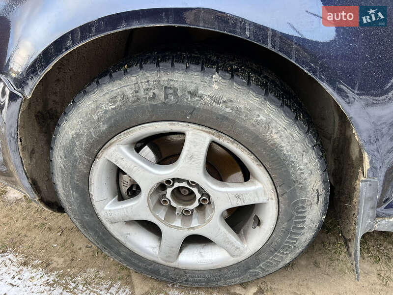 Хетчбек Volkswagen Golf 1998 в Дрогобичі