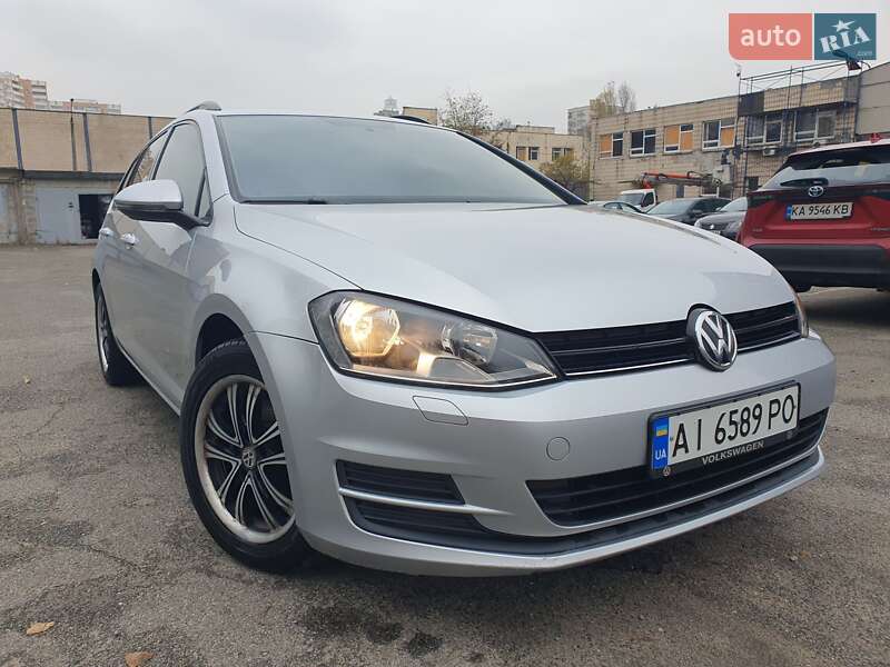 Универсал Volkswagen Golf 2015 в Киеве