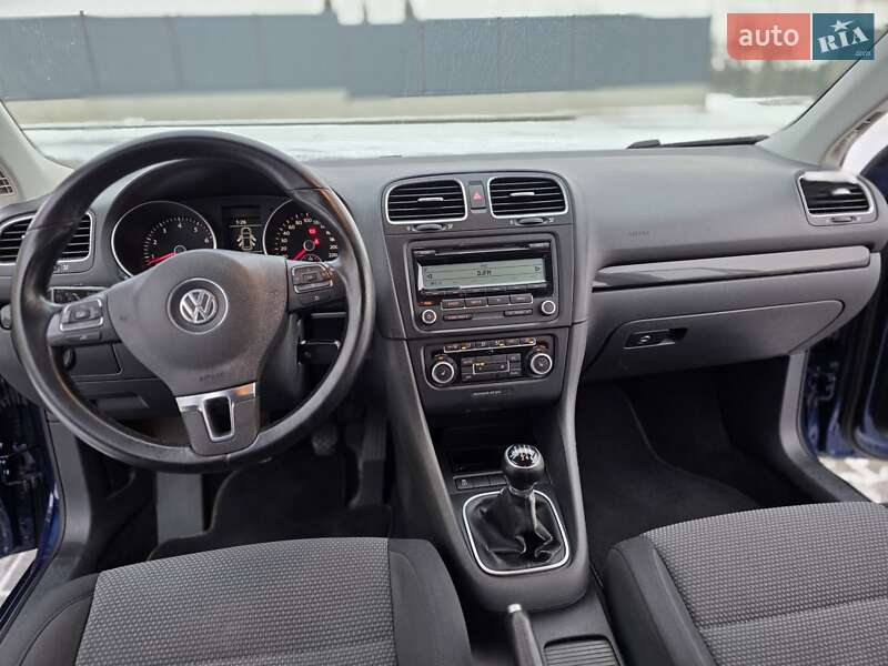 Универсал Volkswagen Golf 2010 в Луцке