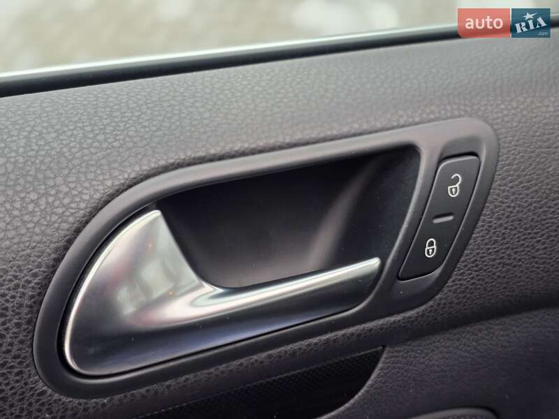 Универсал Volkswagen Golf 2010 в Луцке