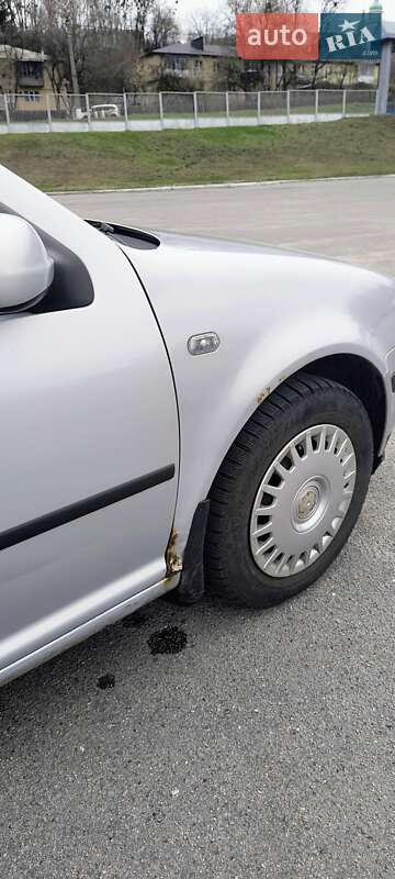 Універсал Volkswagen Golf 2000 в Обухові