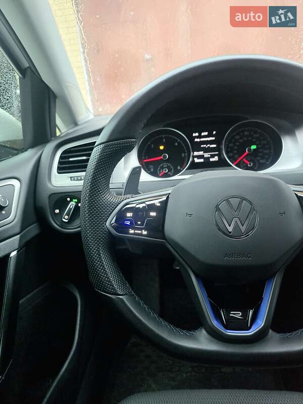 Універсал Volkswagen Golf 2015 в Дніпрі