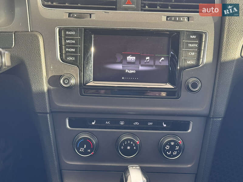 Универсал Volkswagen Golf 2014 в Хмельницком