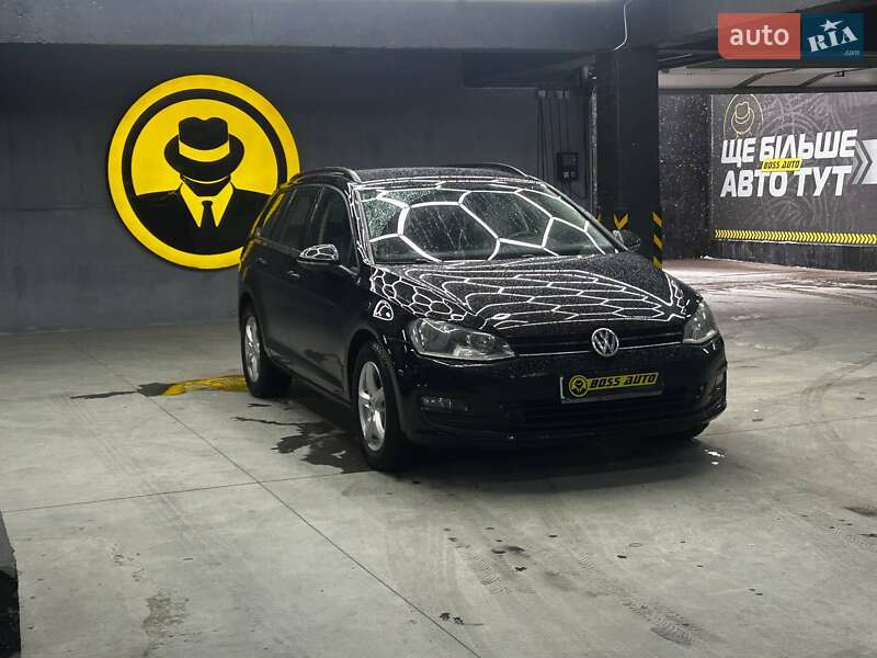 Универсал Volkswagen Golf 2016 в Черновцах