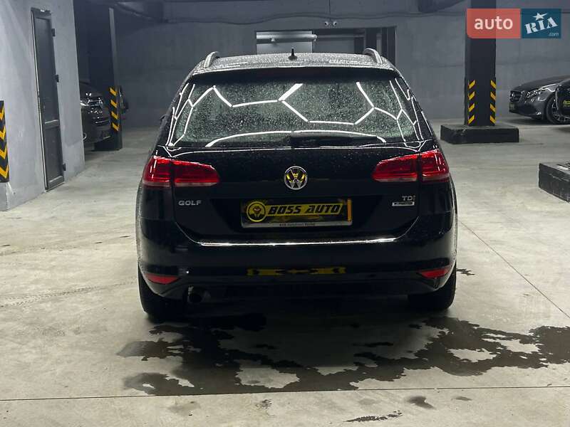 Универсал Volkswagen Golf 2016 в Черновцах