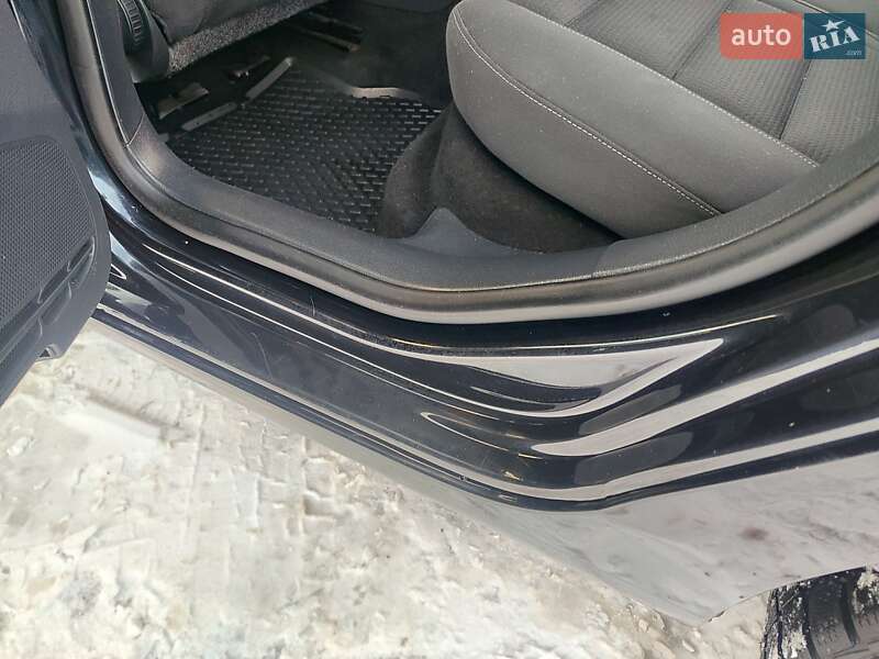 Хетчбек Volkswagen Golf 2010 в Івано-Франківську